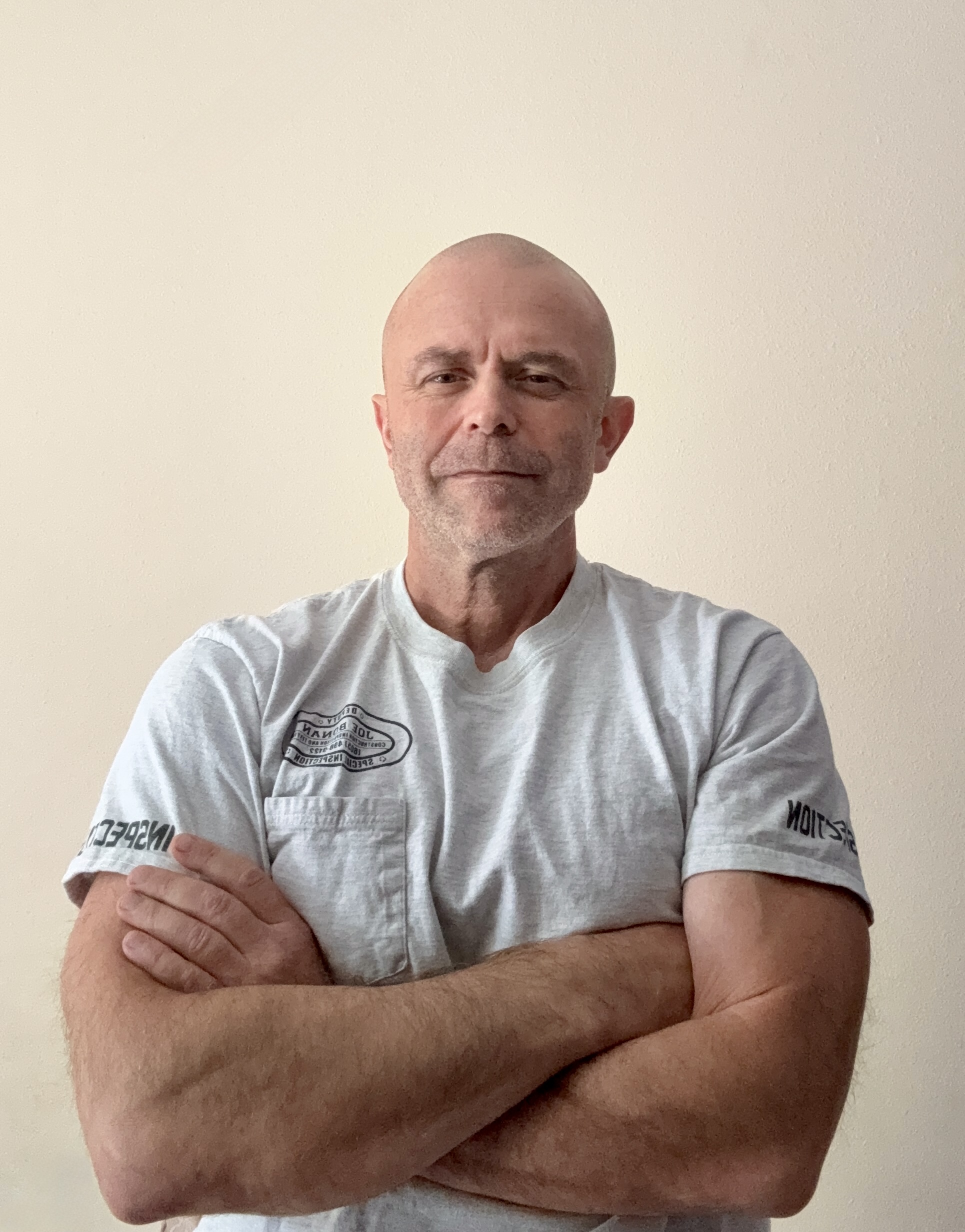 ED - Professional automotive locksmith specialist in Ventura County with 15 years experience programming keys for Ferrari, Lamborghini, Porsche, BMW, Mercedes, and luxury vehicles